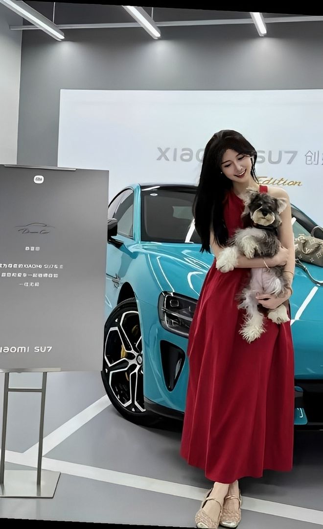 量都这么高的吗？仙女也就长这样吧pg电子小米SU7的美女车主质(图10)